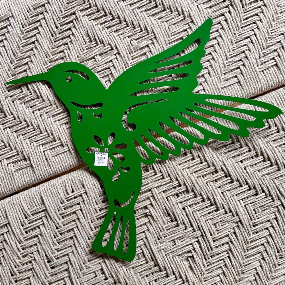 💚 NWT 16”h x 20”w GREEN METAL HUMMINGBIRD WALL ART - INDOOR OR OUTDOOR